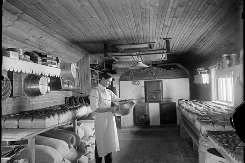 Delos Bakery photo 1